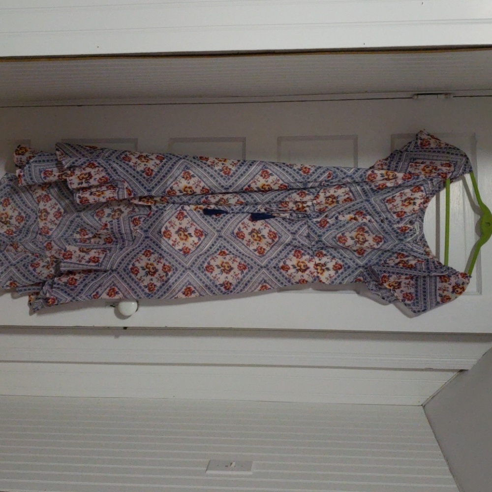 No shoulder flower patterned dress